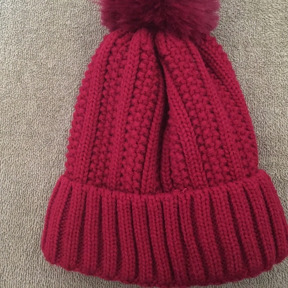 Ugg Beanie Hat Red - Picture 5 of 5